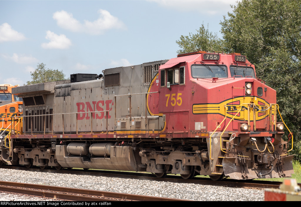 BNSF 755